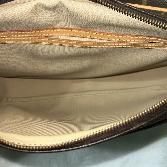 ๐ SOLD do not purchase ๐ Louis Vuitton PM Reporter bag - Picture 8 of 17